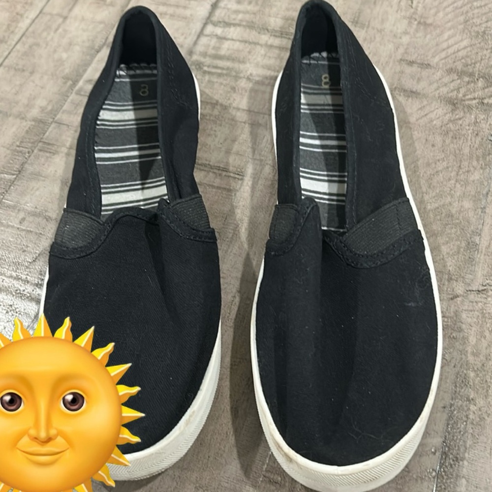 Classic Canvas Sneaker Black Slip Ons  Casual Everyday Wear size 8